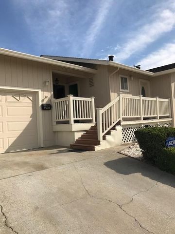 492 Lavell Ct, Marina, CA 93933-3410