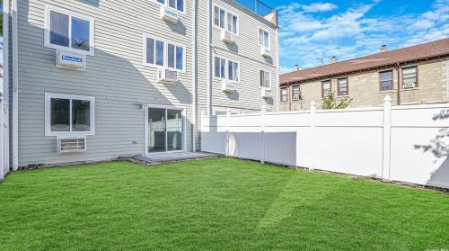214 Beach 97th St, Far Rockaway, NY 11693-1310