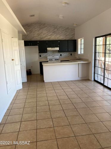 1141 Circulo Sopori, Nogales, AZ 85648-3821