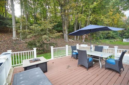 65 Norwood Ter, Bridgeport, CT 06611-3829