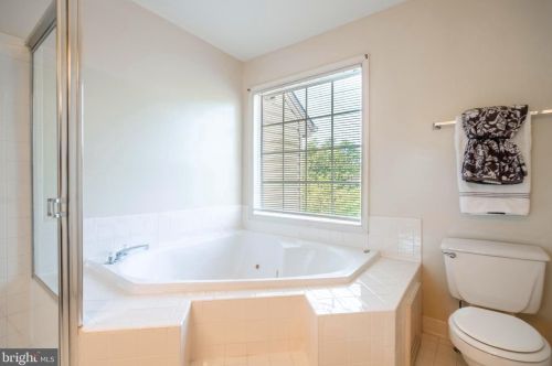 13578 Filly Ct, Gainesville VA  20155-2975 exterior