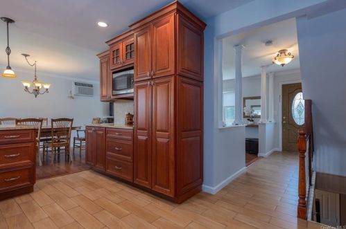 139 Hilburn Rd, Scarsdale NY  10583-6117 exterior