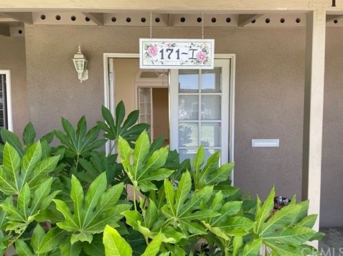 13260 Fairfield Ln, Seal Beach, CA 90740-6806