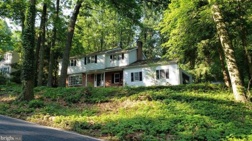 320 Nye Rd, Swatara, PA 17033-2634