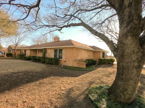 213 Vanderbilt Ln, Waxahachie, TX 75165-1745