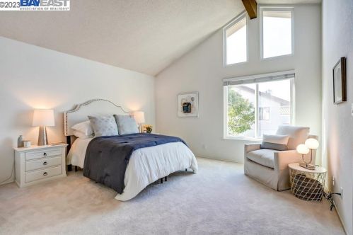 32824 Oakdale Ct, Union City CA  94587-5426 exterior