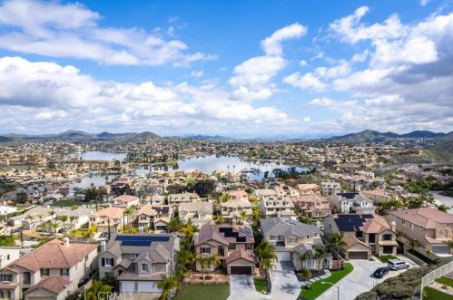 13 Via Niccolo Ct, Lake Elsinore CA  92532-0147 exterior