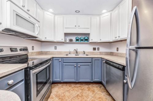 403 3 St, Aurora IN 47001-1311 exterior