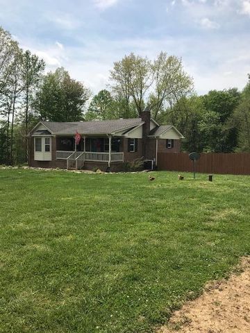 902 Eulia Ln, Westmoreland, TN 37186-2841
