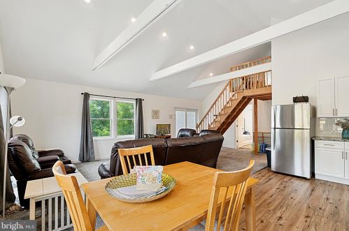 135 Marmic Dr, Southampton PA 18966-1725 exterior