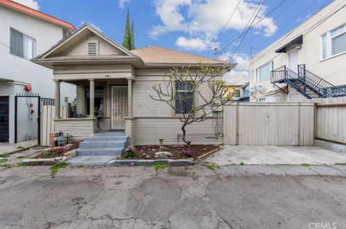 743 Del Rey Ct, Long Beach, CA 90813-4223
