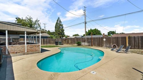 3739 Sierra St, Riverbank CA  95367-2447 exterior