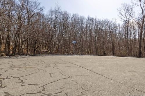 47 Cobblestone Dr, Groton CT  06340-3855 exterior