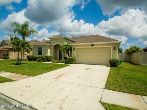 364 Sebastian Crossings Blvd, Sebastian, FL 32958-6494