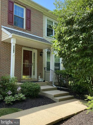 5087 Rebecca Fell Dr, Gardenville, PA