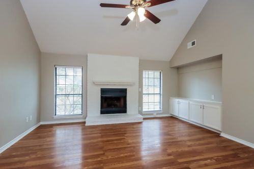 1 Regency Ct, Conroe TX  77304-2744 exterior