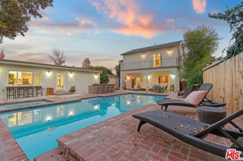 16647 Morrison St, Van Nuys, CA 91436-1045
