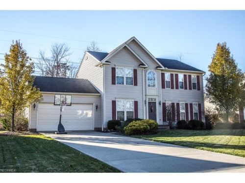 9234 Ashcroft Ln, Twinsburg, OH 44087-2532