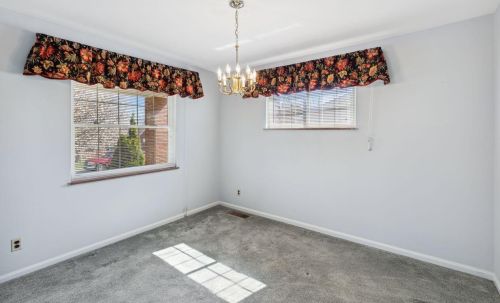 323 Swan Cir, Covington KY  41018-1937 exterior