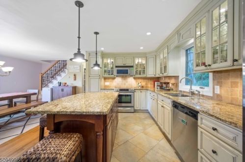 133 Springbrook Trl, Sparta, NJ 07871-2131