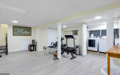7 Dorfred Ter, Wantage NJ  07461-4815 exterior