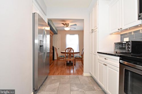 1109 Harbour Dr, Palmyra NJ 08065-2218 exterior