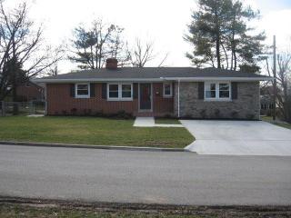18 Hillcrest St, Paris, KY 40361-1131