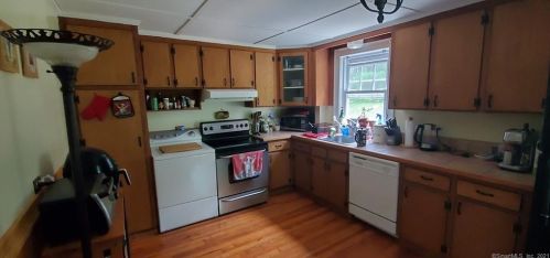 855 Main St, Coventry CT  06238-3114 exterior