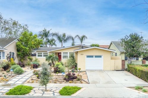 2429 Monogram Ave, Long Beach, CA 90815-2413