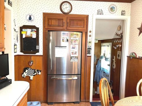 565 7th St, New Hyde Park NY  11040-3028 exterior