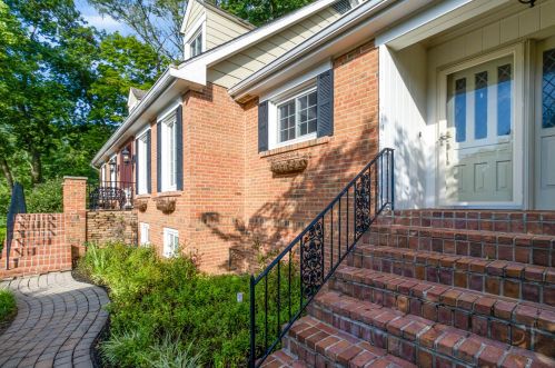 817 Rosewood Dr, Covington KY 41017-1385 exterior