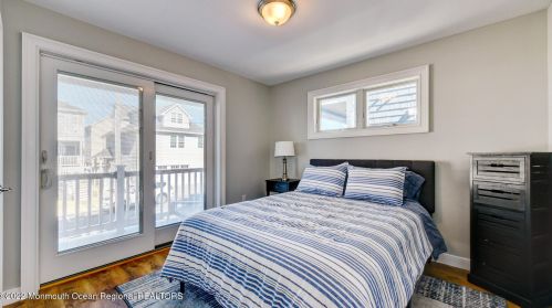 5 Fort Ave, Pelican Island NJ  08751-1512 exterior