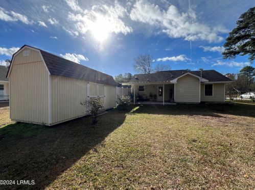 30 Burlington Cir, Beaufort SC  29906-8538 exterior