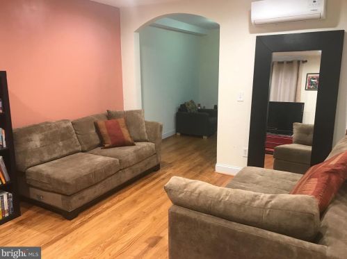 204 35th St, Washington, DC 20019-2531