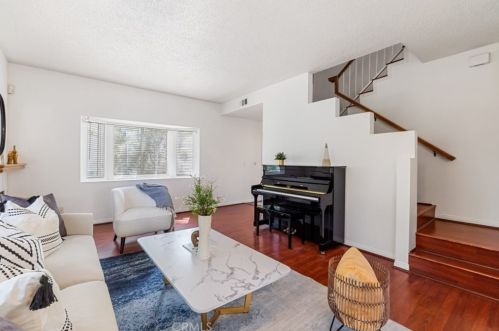 6142 Rosemead Blvd, Temple City, CA 91780-1570