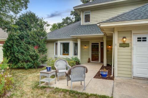 2319 Iverson Ct, Lino Lakes, MN 55038-7719