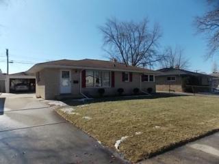 901 Berkeley Dr, Racine, WI 53402-3403