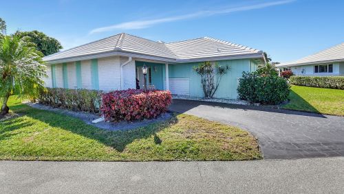 14 Slash Pine Dr, Boynton Beach, FL 33436-5526