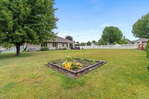 2722 Teresa Dr, Green Bay WI  54311-5586 exterior