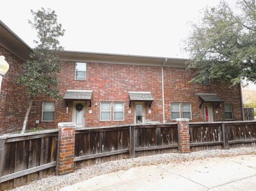 420 Franklin St, Waxahachie, TX 75165-3622