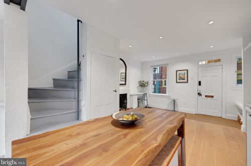 320 Iseminger St, Philadelphia PA  19107-5904 exterior