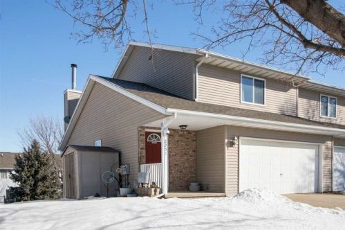 2251 11th St, Iowa City, IA 52241-1368