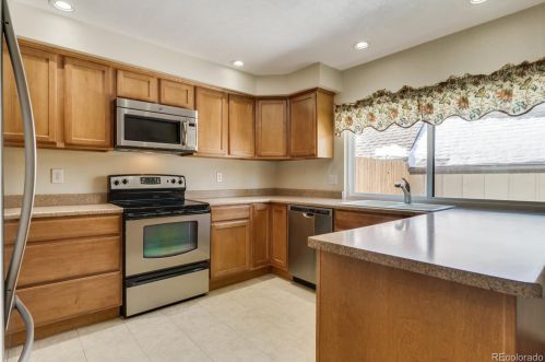 8037 Phillips Cir, Englewood CO 80112-3254 exterior