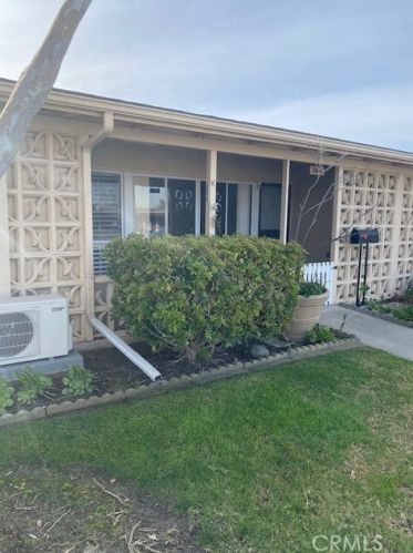 1520 Pelham Rd, Seal Beach, CA 90740-4095