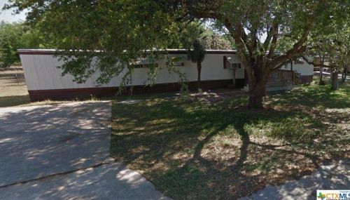 1906 Frick St, Floresville, TX 78114-2741