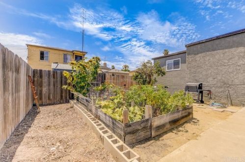 4075 Epsilon St, San Diego CA 92113-4305 exterior