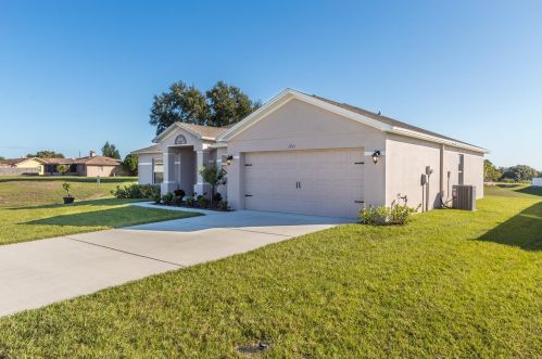 1711 Lime Dr, Winter Haven, FL 33881-3231