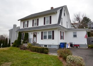 125 Kaechele Pl, Bridgeport, CT 06606-1812