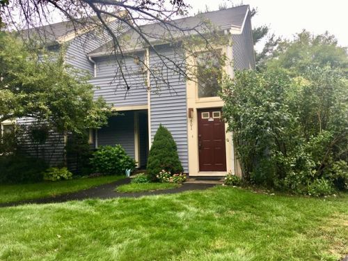 601 Nassau Dr, Springfield MA  01129-1411 exterior