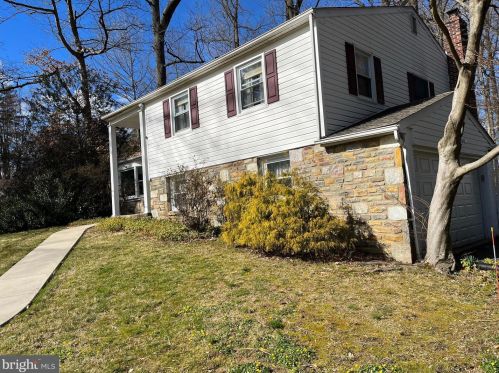 1701 Cambridge Cir, Southampton, PA 18966-4407